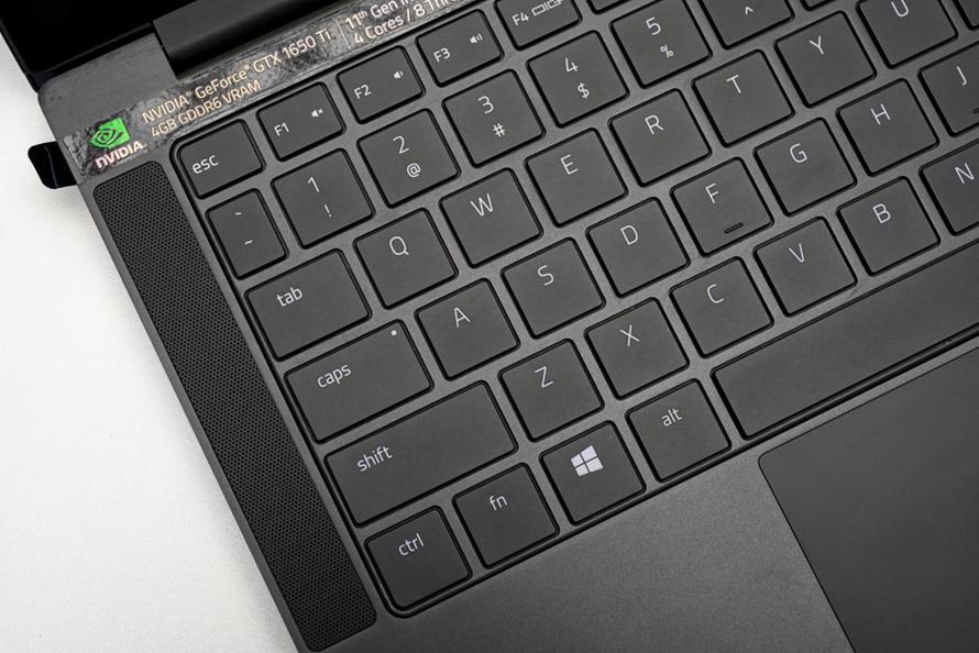 razerblade雷蛇灵刃13潜行版,雷蛇灵刃13潜行版能不能运行3dmax