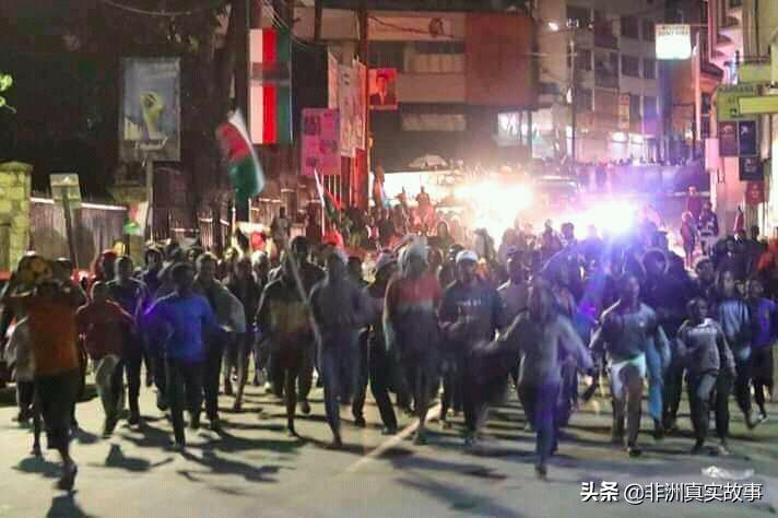 世界上最穷的国家，总统为641名球迷包机，全国2500万人都点赞