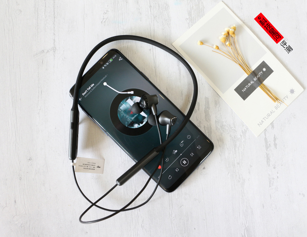 苹果AirPods太贵？耳机也可很爱国！爱国者W08颈圈式蓝牙耳机体验