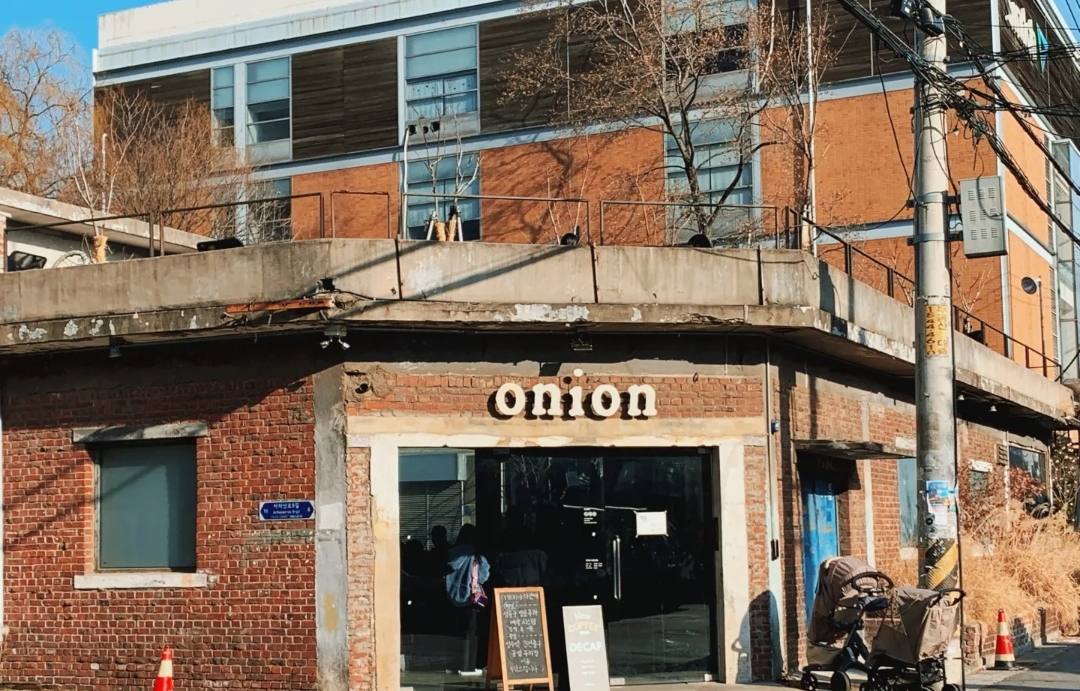 韩国网红设计师，把旧厂房改造成咖啡烘焙店，开这样的店真幸福