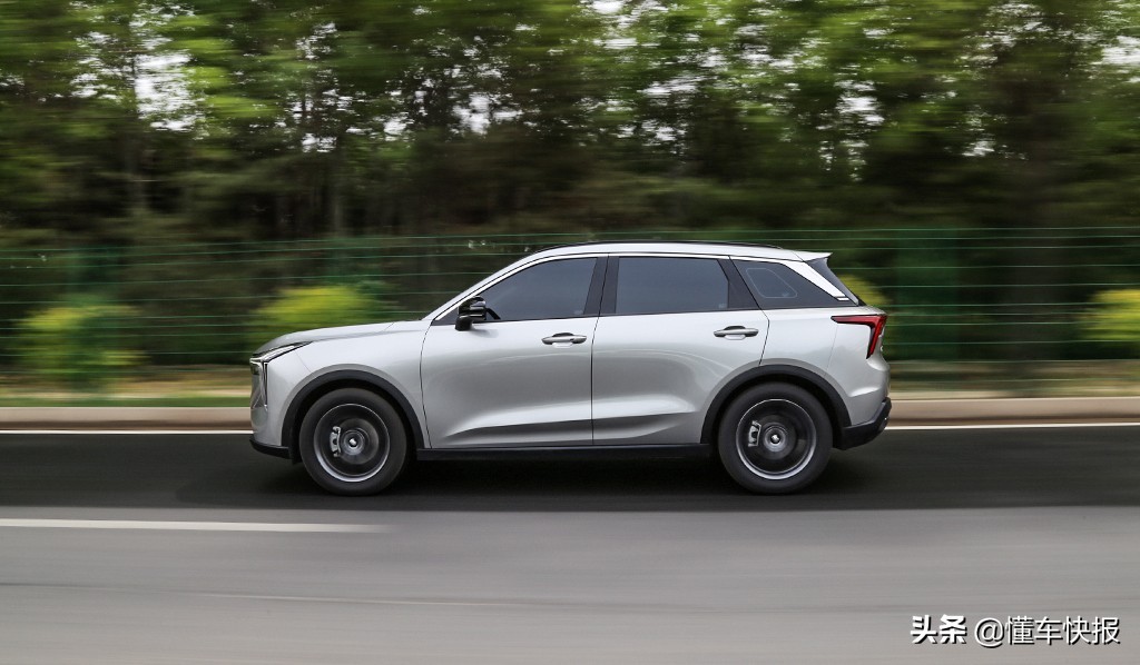 z世代的居家侣伴试驾奔腾t55,10万级新国民suv奔腾t55上市