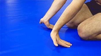 教你一招怎样练倒立,手把手教你学倒立