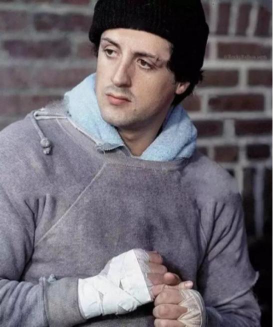 快get百搭卫衣穿出时髦和前卫,怎么把颜色鲜亮的卫衣穿出时尚感