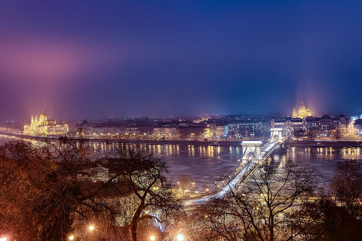 伏尔塔瓦河游玩,百塔之城捷克布拉格