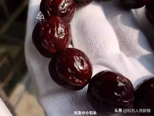 最容易盘出包浆的手串,盘玩包浆后变黑的文玩