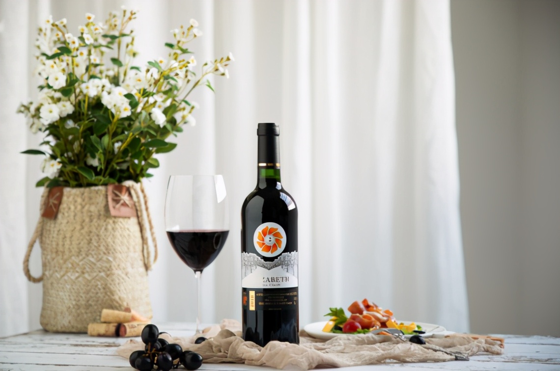 糖酒会现场签约100多人，伊丽莎白·雅顿进口红酒为何如此火爆？