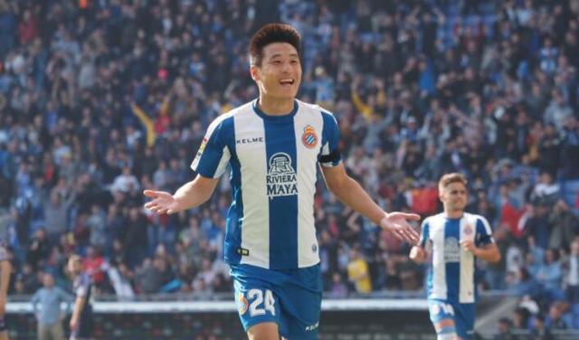 吹捧武磊,武磊被评价最佳球员