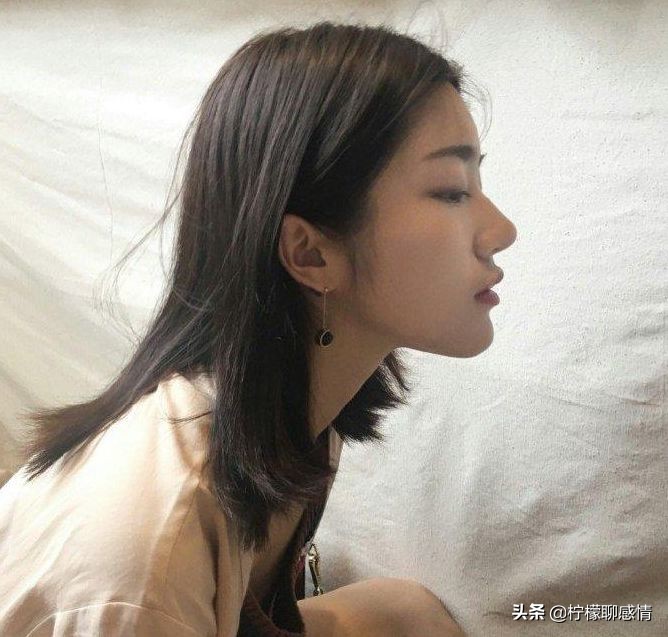 “亲热”时，男人的这些行为女人最喜欢，勾得她对你“上瘾”