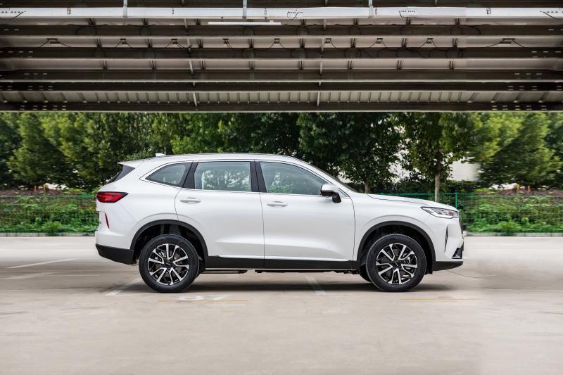 买朗逸低配好还是国产车好,10万买国产车还是买朗逸