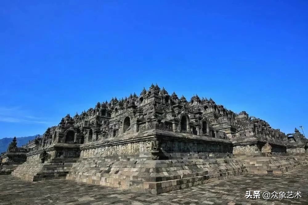 世界最大的佛寺在哪里,婆罗浮屠塔附近寺庙