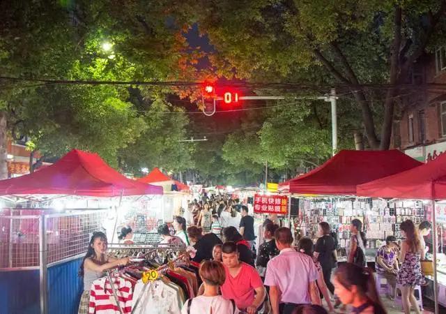 武汉武昌区夜市最新视频,武汉地下夜市一条街在哪