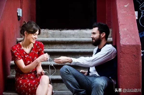 如何快速和不认识的妹子聊天,快速学会幽默聊天方法