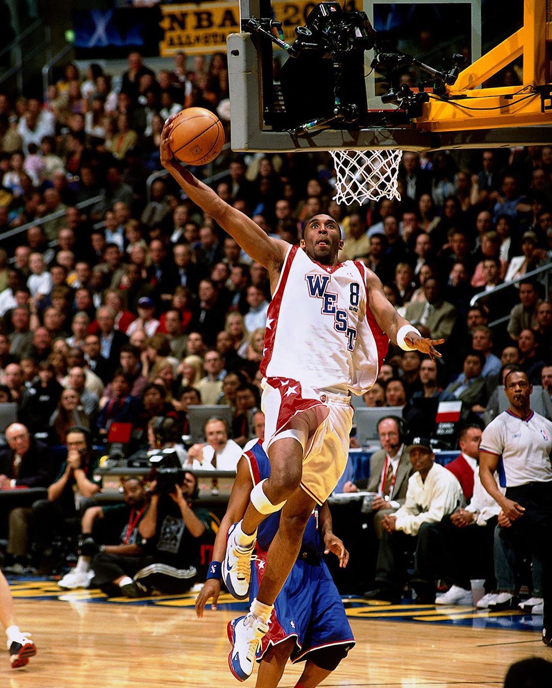 科比上脚球鞋全回顾,今日上脚球鞋全明星