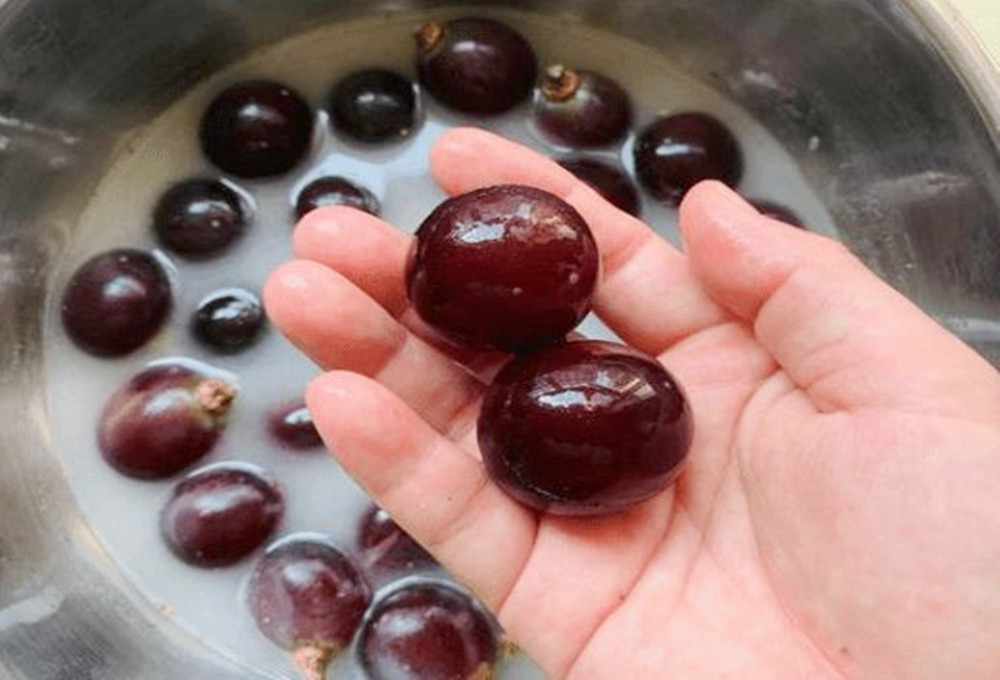 葡萄用什么洗会洗掉上面的虫卵,葡萄要怎样洗才能洗去农药