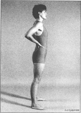 腰椎间盘突出跑步好还是跳绳好,腰椎间盘4-5节突出可以跑步吗