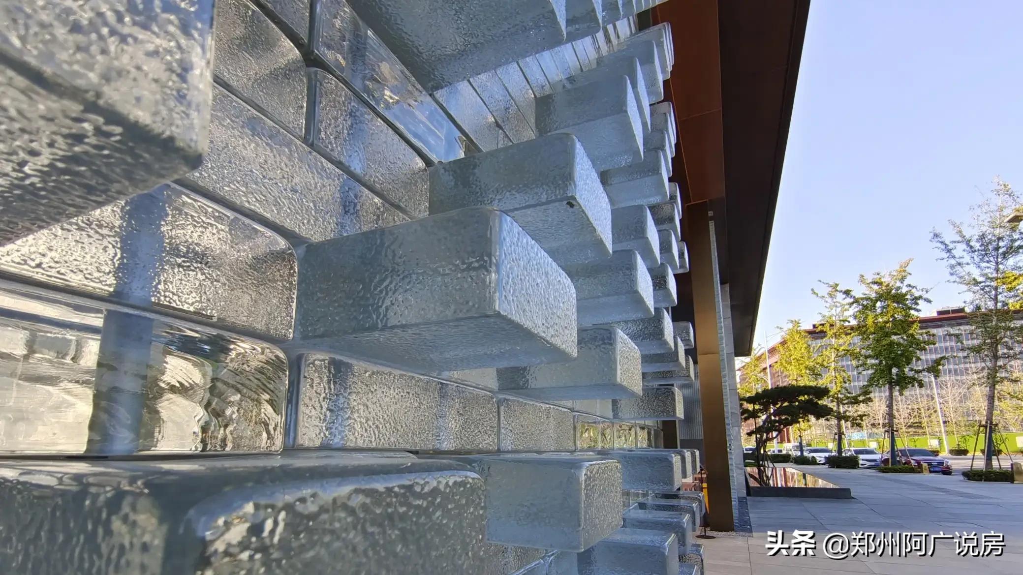 我把这套房子定义成一件艺术品，白灵芝般的外立面，你见过吗？