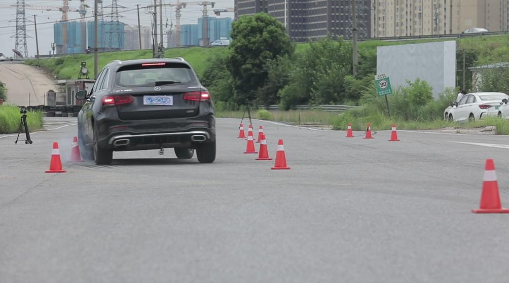 新款奔驰glc260l空间,2022款奔驰glc260l舒适性怎么样