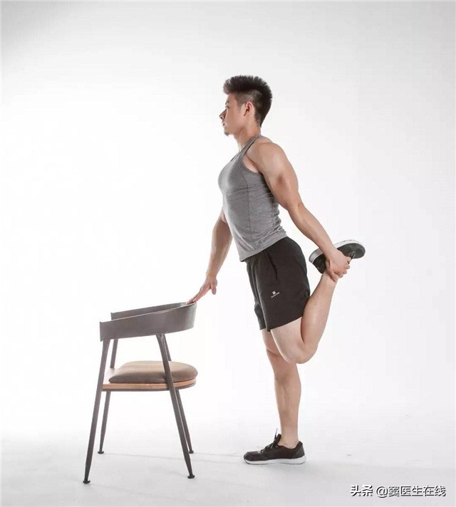 后背肩胛骨一直疼是什么原因,肩胛骨缝痛后背发凉僵硬