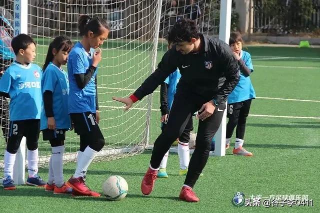 万达大连足球基地投资多少亿,万达在大连建足球场