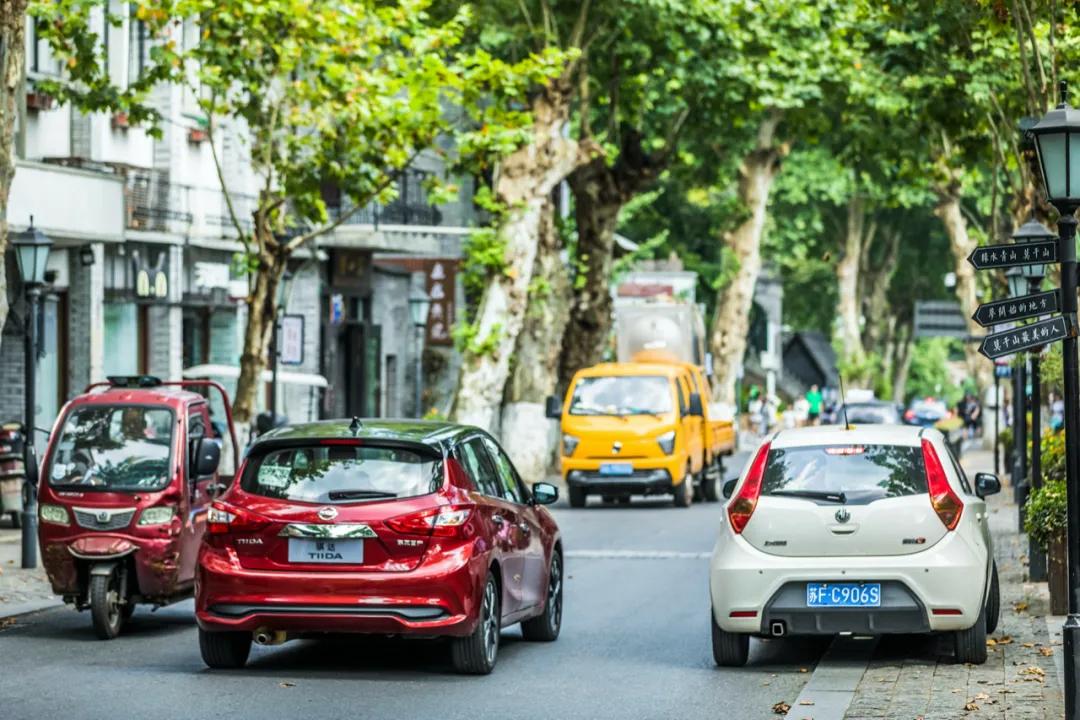 2013款骐达1.6自动挡真实油耗,骐达200块钱跑300公里油耗高吗