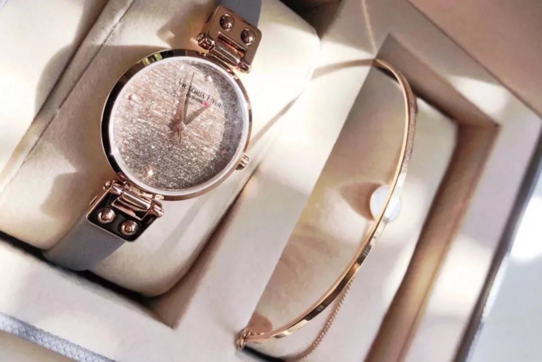 去年买了个表超耐磨,我去年买了个表超耐磨的说说