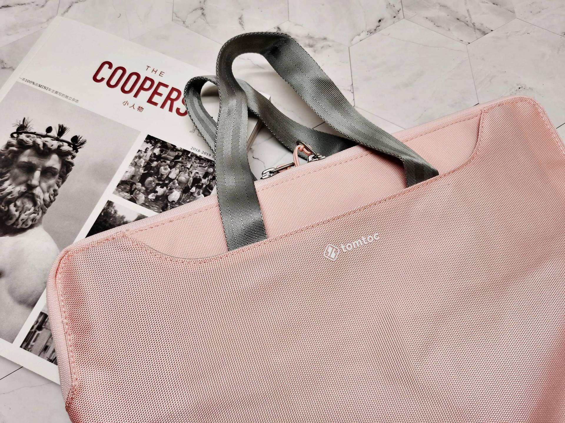 女人总是控制不住剁手买包