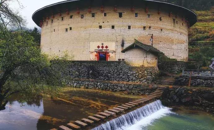 去漳州玩住厦门还是漳州,旅游去厦门还是去泉州