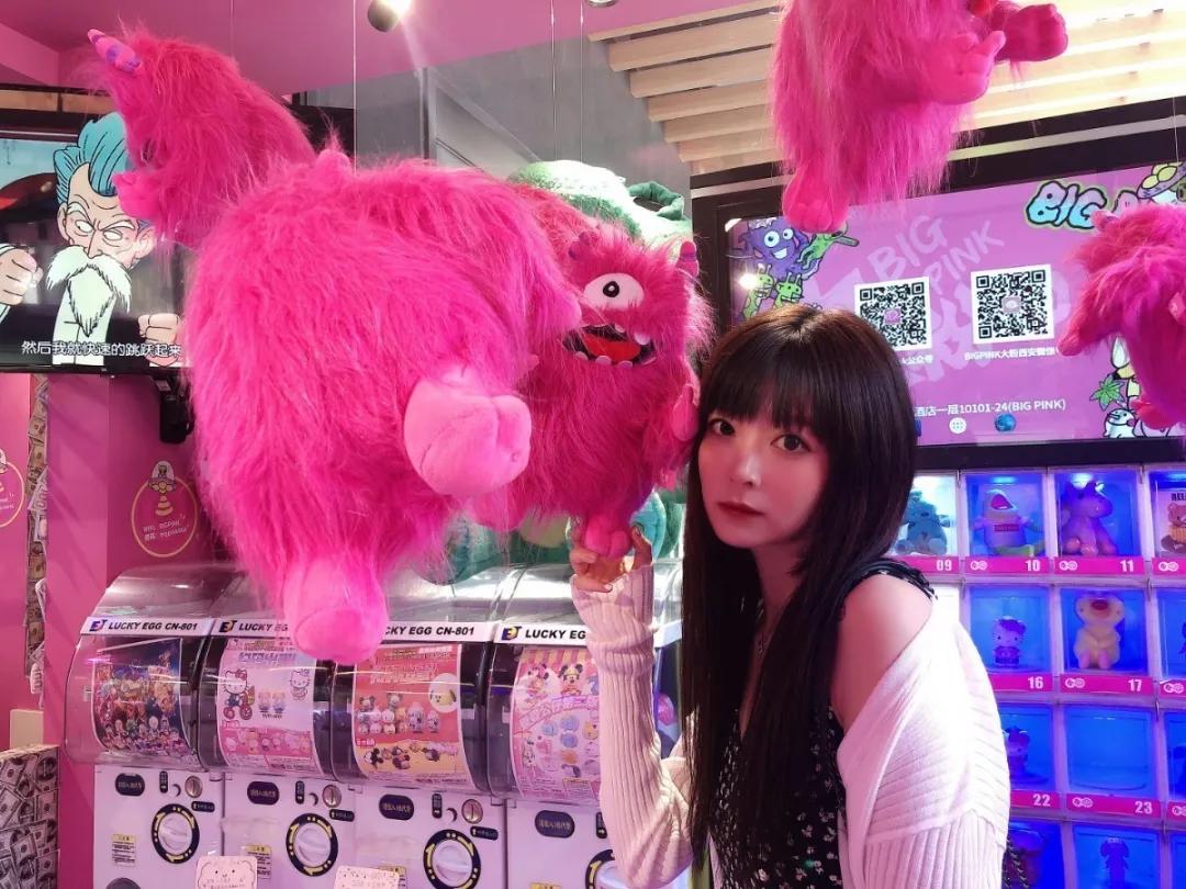 米奇、轻松熊、皮卡丘...西安正版娃娃机店！抓到就是赚