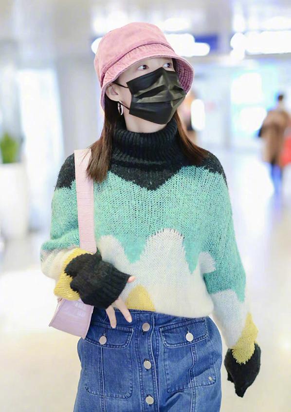 外套搭配什么毛衣好看,黑色国风外套搭配杨幂穿搭