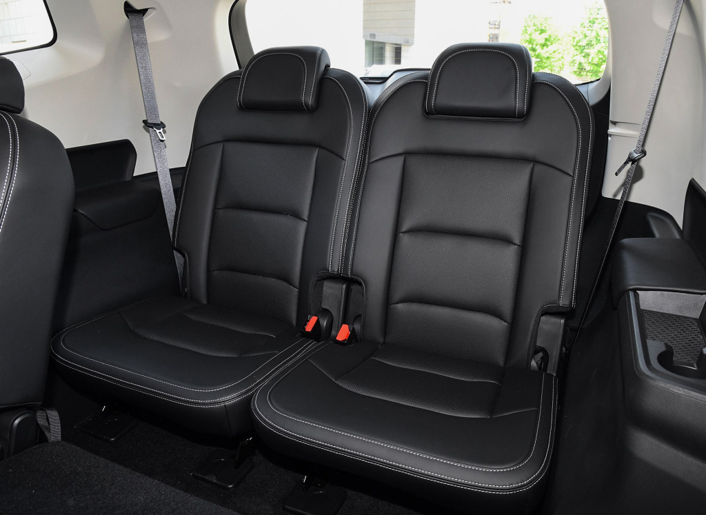 吉利豪越1.8t加92号油好还是95号,长安cs75plus和吉利豪越哪个好