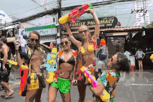 泰国泼水节攻略,泰国泼水节去哪里玩比较好