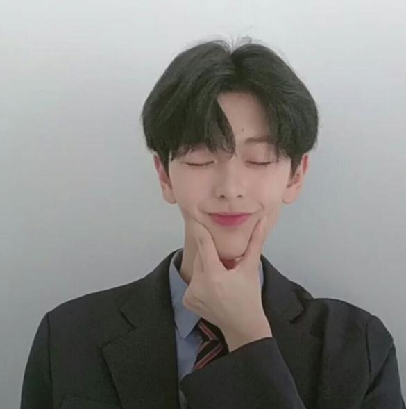 最让狮子座男生感动的情话,诱导狮子座表白的话语男生