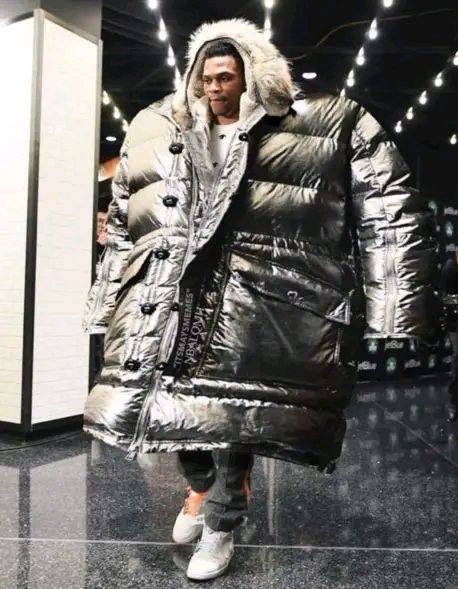 nba球星穿搭照詹姆斯 (nba球星图片霸气詹姆斯)