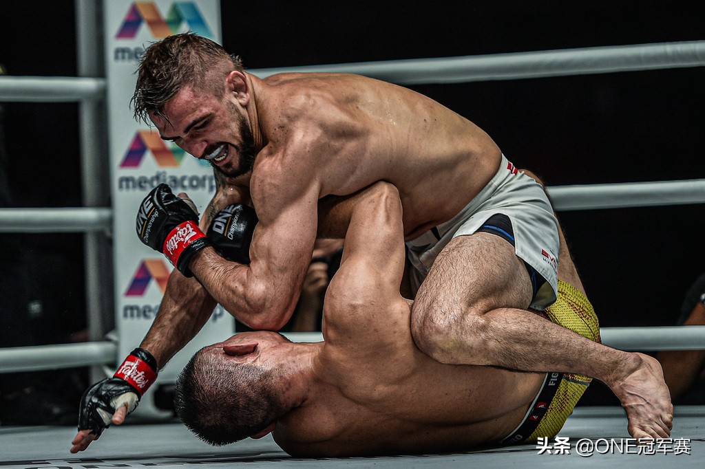 地面锤击TKO！陈磊第二回合不敌美国不败新星