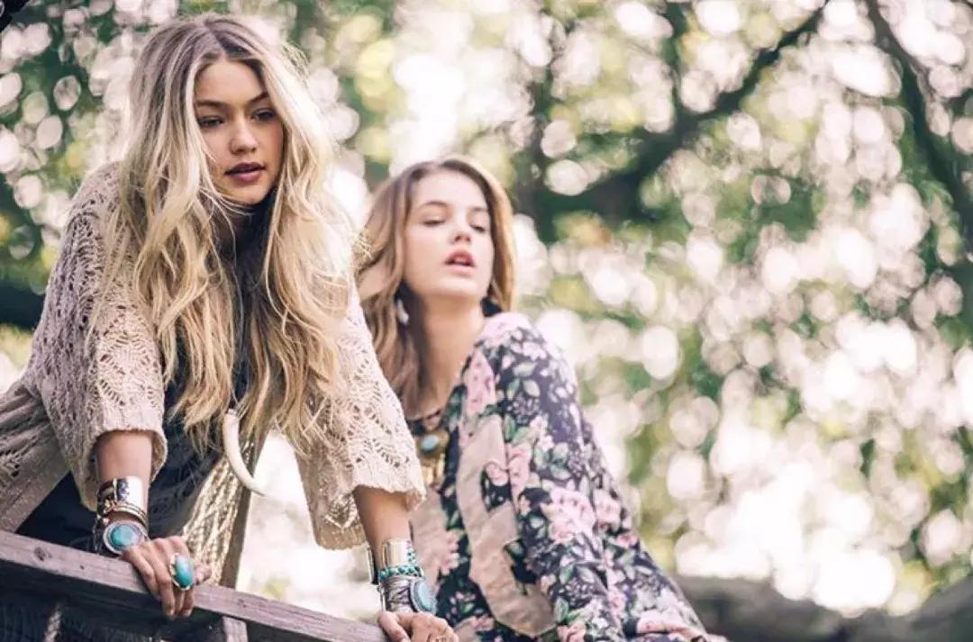 发朋友圈的女人高情商,高级的女人朋友圈应该发什么