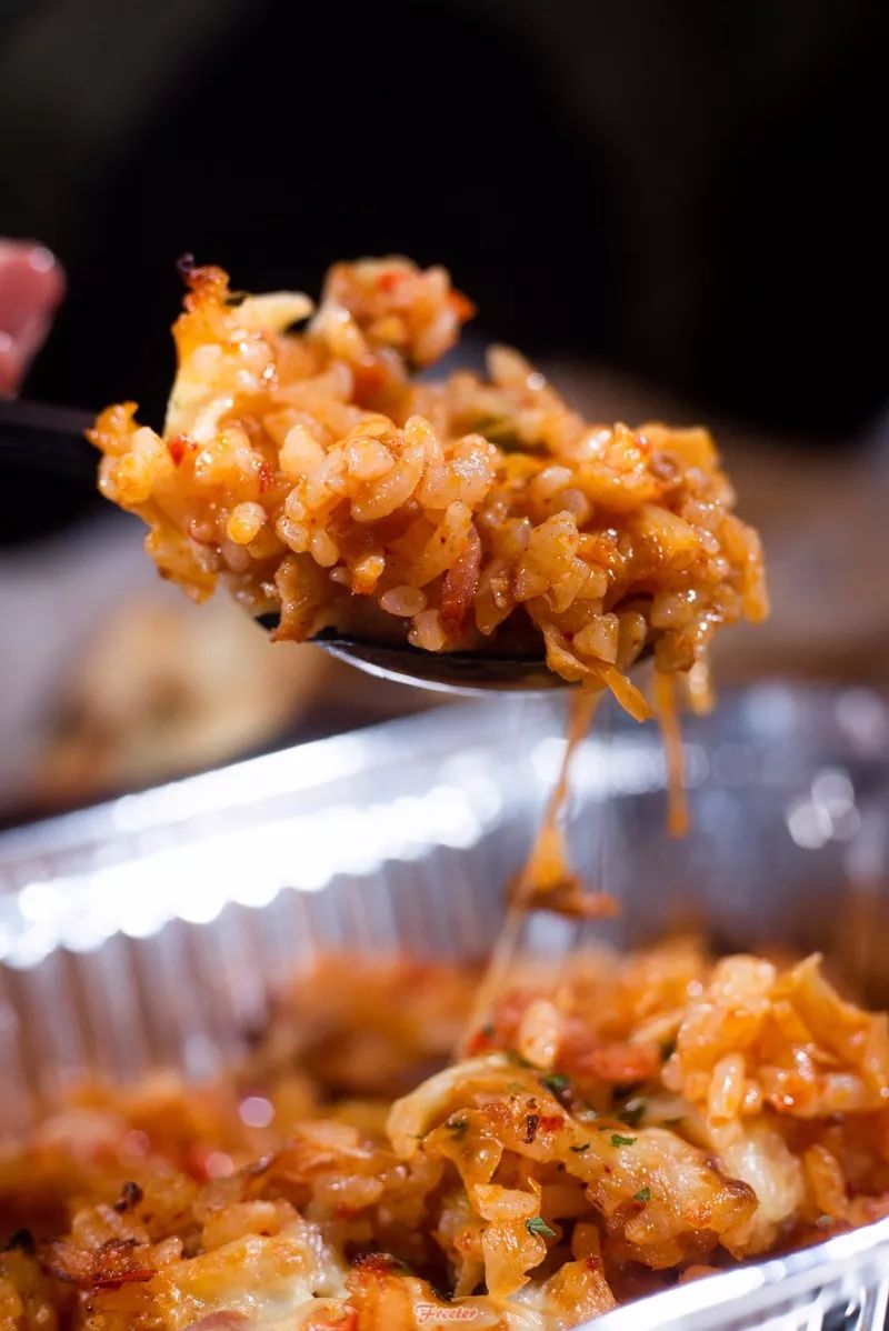 这是一家神奇Pizza小店，居然默默霸占着海口点评西餐榜TOP1