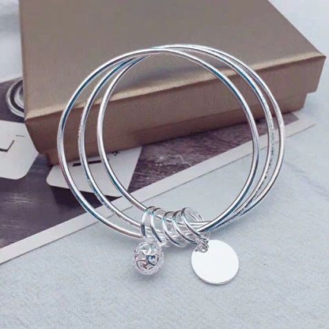 周大福与老银匠银饰比较,老凤祥的银饰好还是周大福的好看