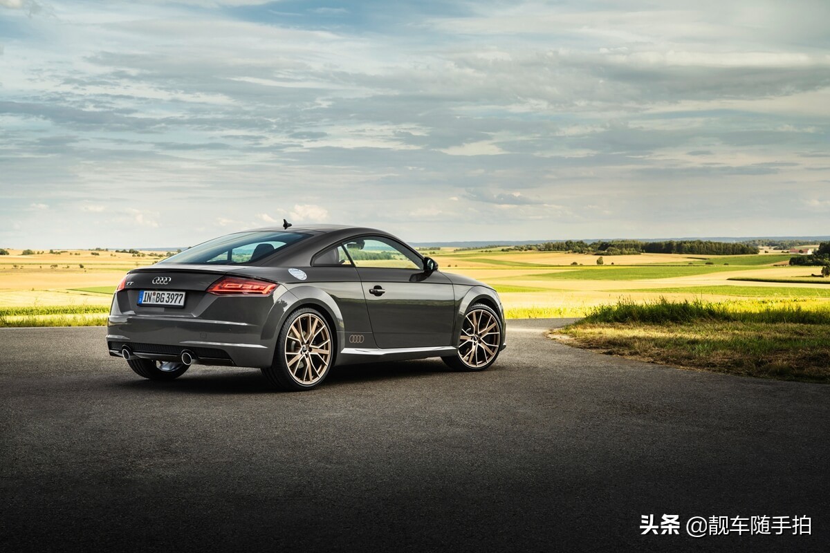 新款奥迪tt欣赏,奥迪tt性能版换代颜值还是那么帅