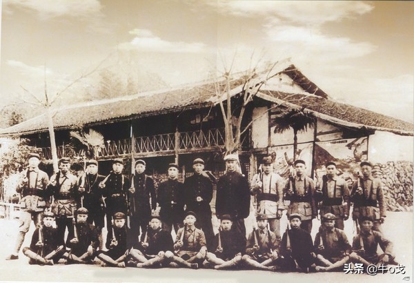 驳壳枪木质枪套玩具,驳壳枪和牛皮枪套的合体叫什么