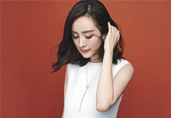 杨幂被爆整容过度?疑似被故意诋毁