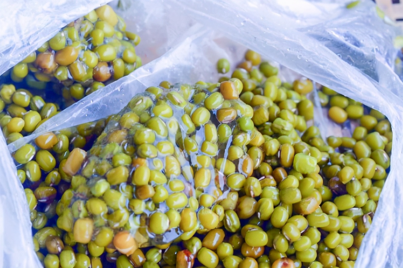 大爷卖绿豆糕以前视频,卖绿豆汤大爷