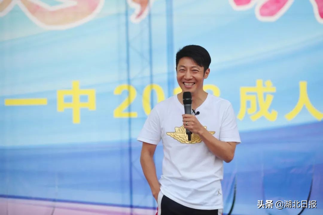 撒贝宁湖北人,撒贝宁武汉伢歌曲视频