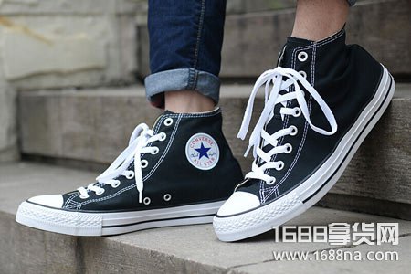 匡威下雨天可以踩水吗匡威泡水脱胶了怎么办