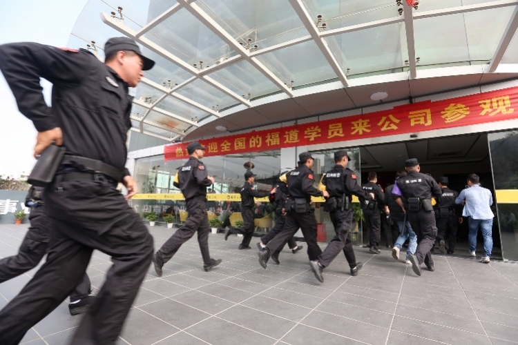 95后“性学大师”只有初中学历，靠一套“*福性**之道”在全国诈骗了五千多万！