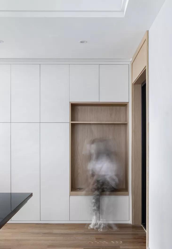 入户玄关与卫生间一体装修效果,玄关面积太小怎么装修