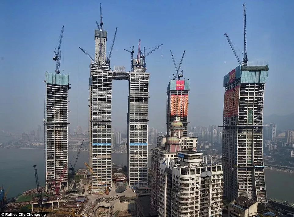 耗资百亿建中国第一高楼,耗资100亿大楼