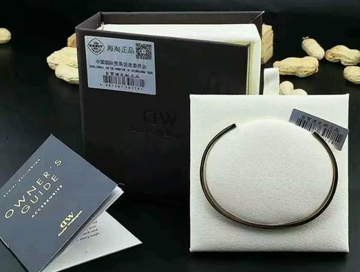 怎么区分dw手表真假鉴别方法,dw手表怎么样分辨真假