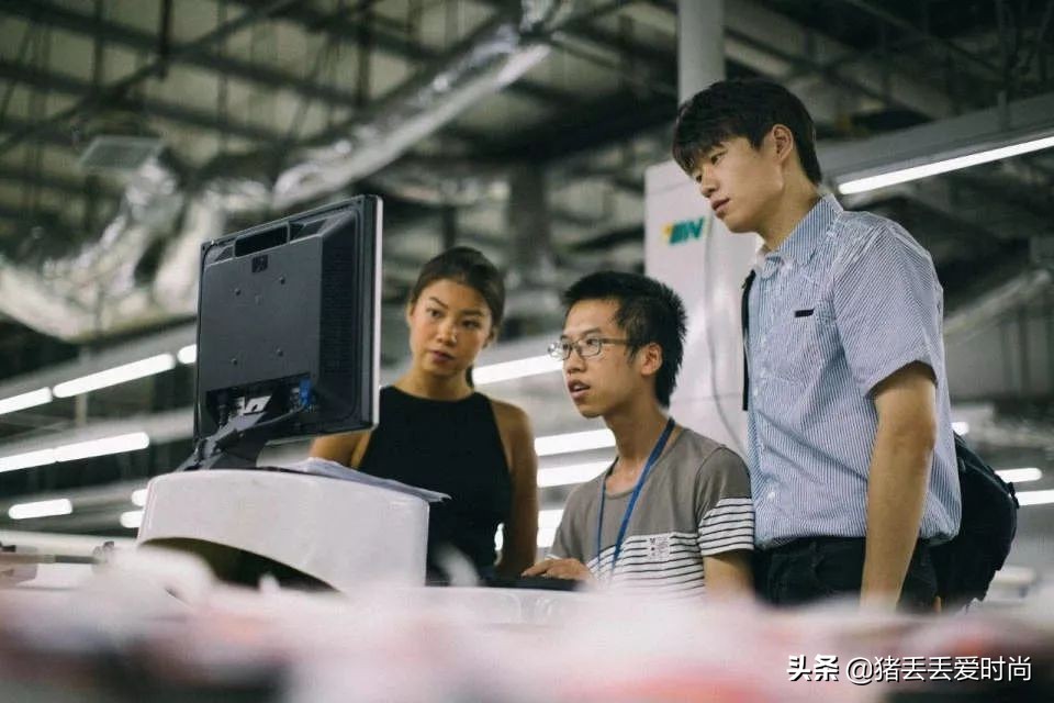 杨幂欧阳娜娜冰淇淋色,杨幂欧阳娜娜戚薇同款