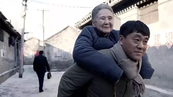 她曾是央视名嘴,她曾是央视主播42岁结婚