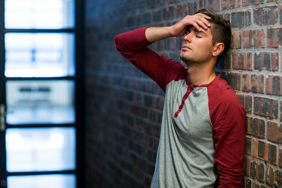 男人对爱自己的女人狠心分手,男人甩了对他全心全意的女人